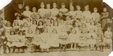 photo de classe de Gabrielle BROUX vers 1910 